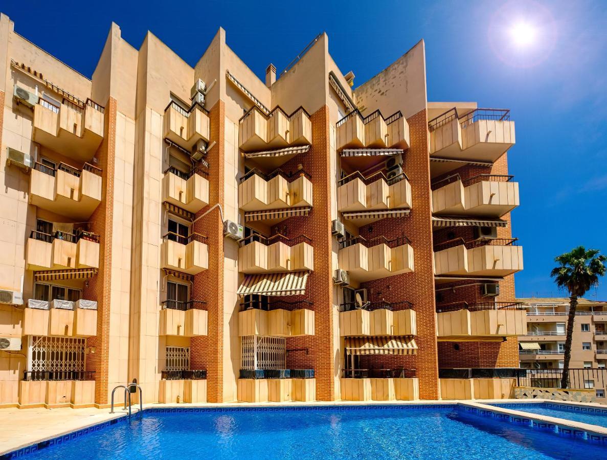 Holiday Royal Suite Concordia Торевиеха Екстериор снимка